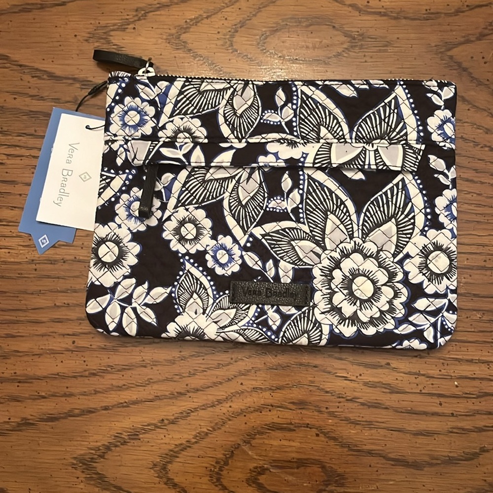 Vera Bradley iconic custom crossbody, NWT (no straps) in snow lotus